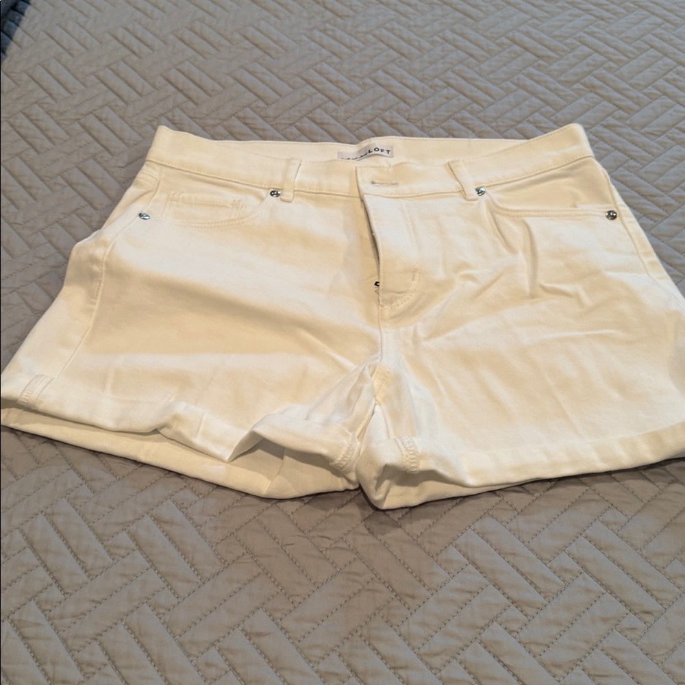 LOFT Women's White Shorts